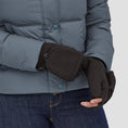 Load image into Gallery viewer, Patagonia Better Sweater Gloves Black
