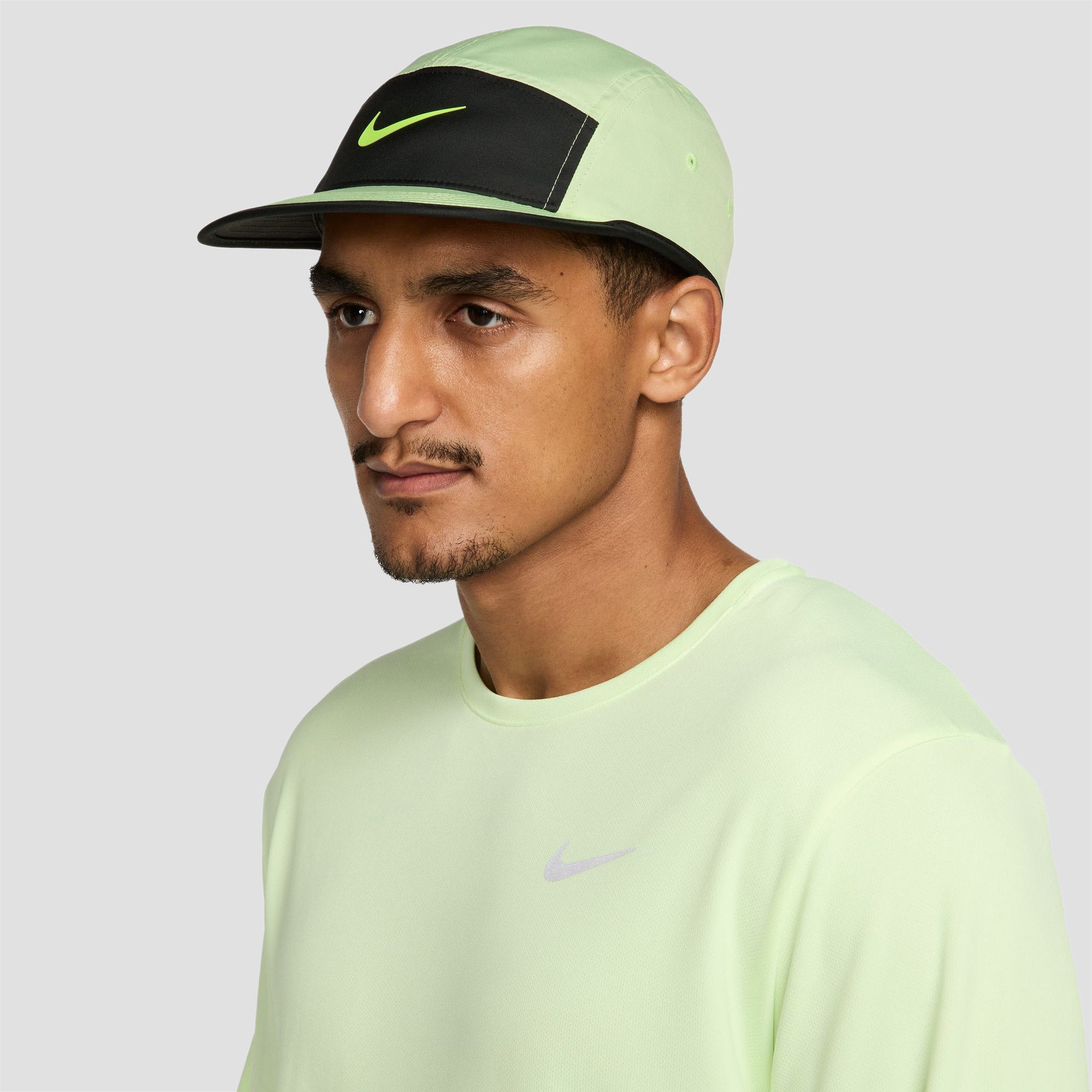 Nike Dri-Fit Unstructured Swoosh Cap Barley Volt / Black / Volt