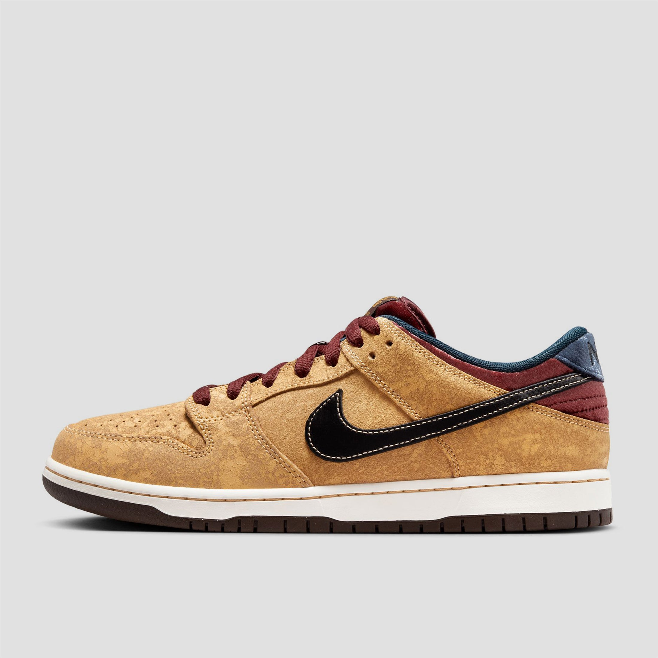 Nike SB Dunk Low Pro Cinema Celestial Gold / Black / Dark Team Red