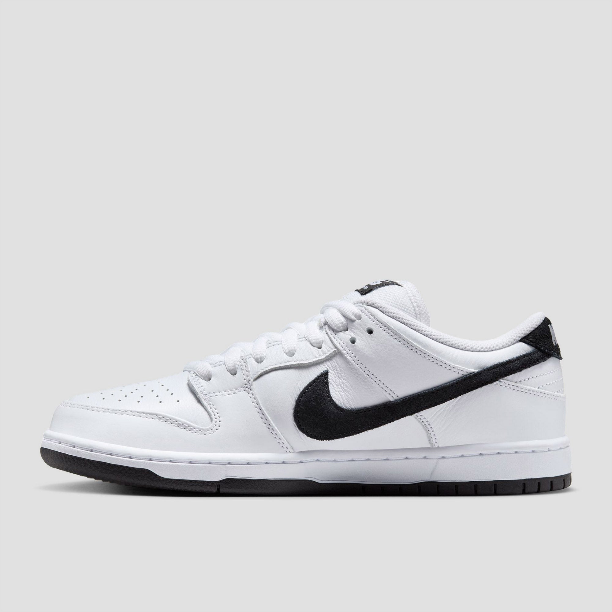 Nike SB Dunk Low Pro Skate Shoes White / Black / White / Black