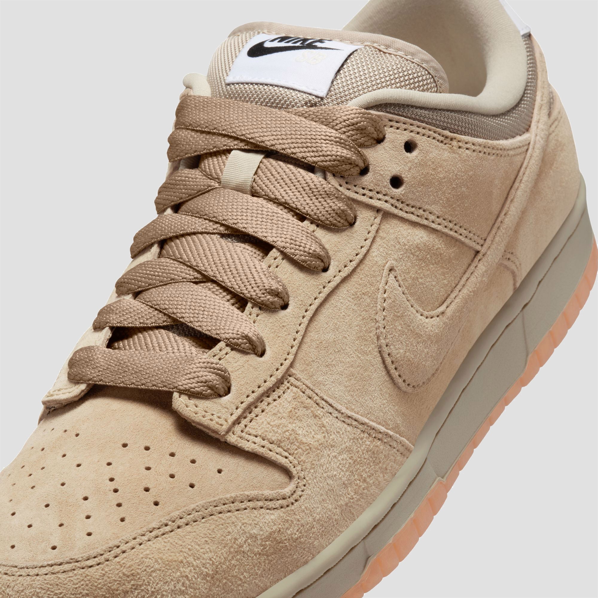 Nike SB Dunk Low Pro B Skate Shoes Parachute Beige / Parachute Beige