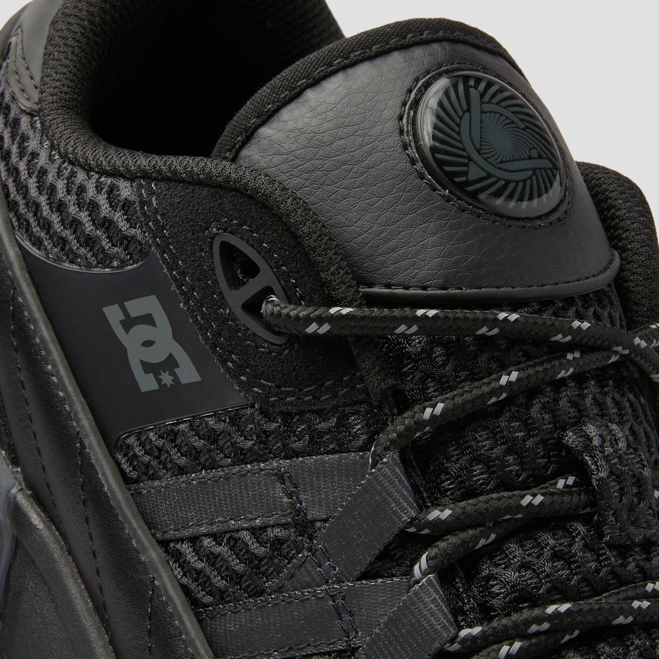 DC Lucien Skate Shoes Black / Black / Blue