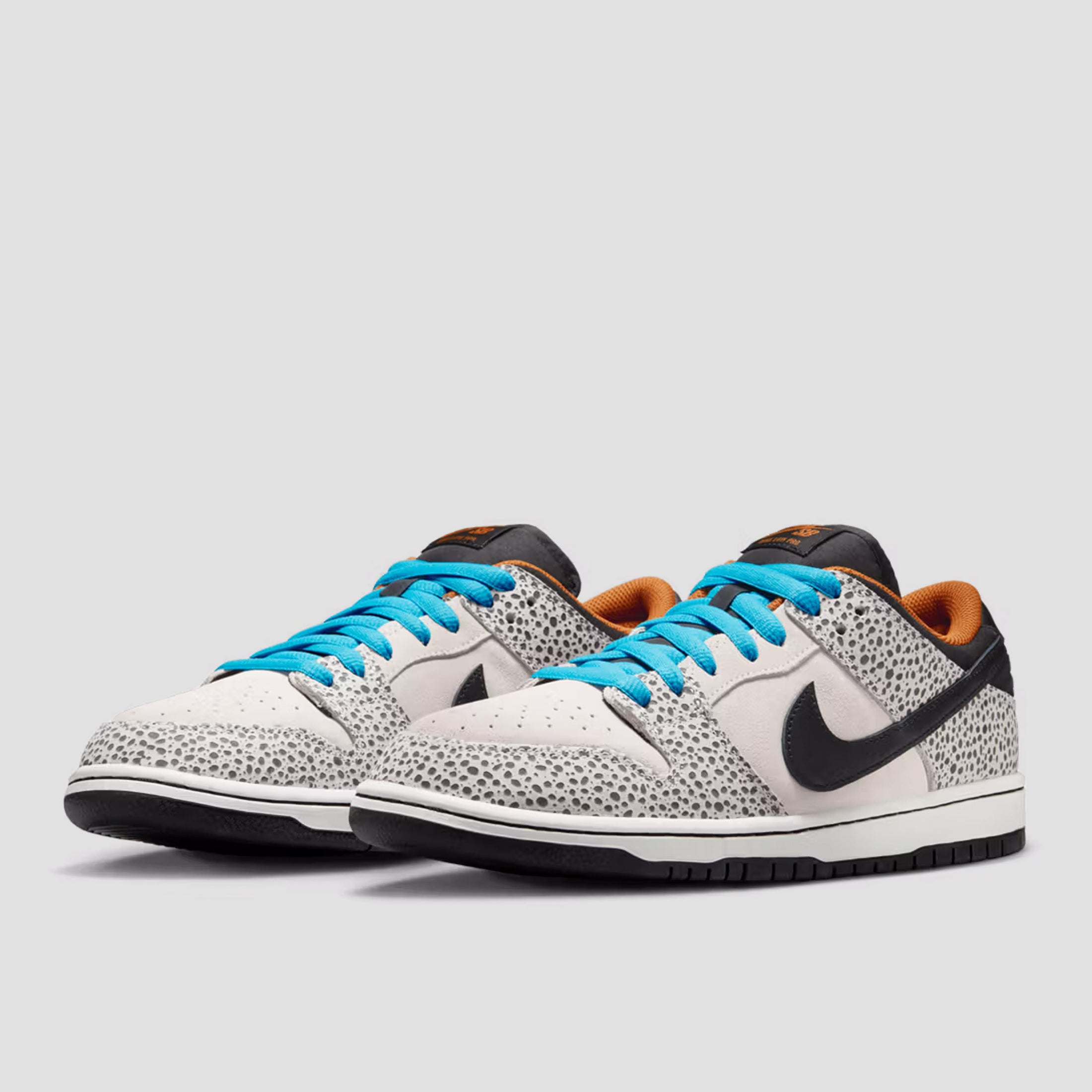 Nike SB Electric Pack Dunk Low Pro Electric Skate Shoes Phantom / Black / Monarch