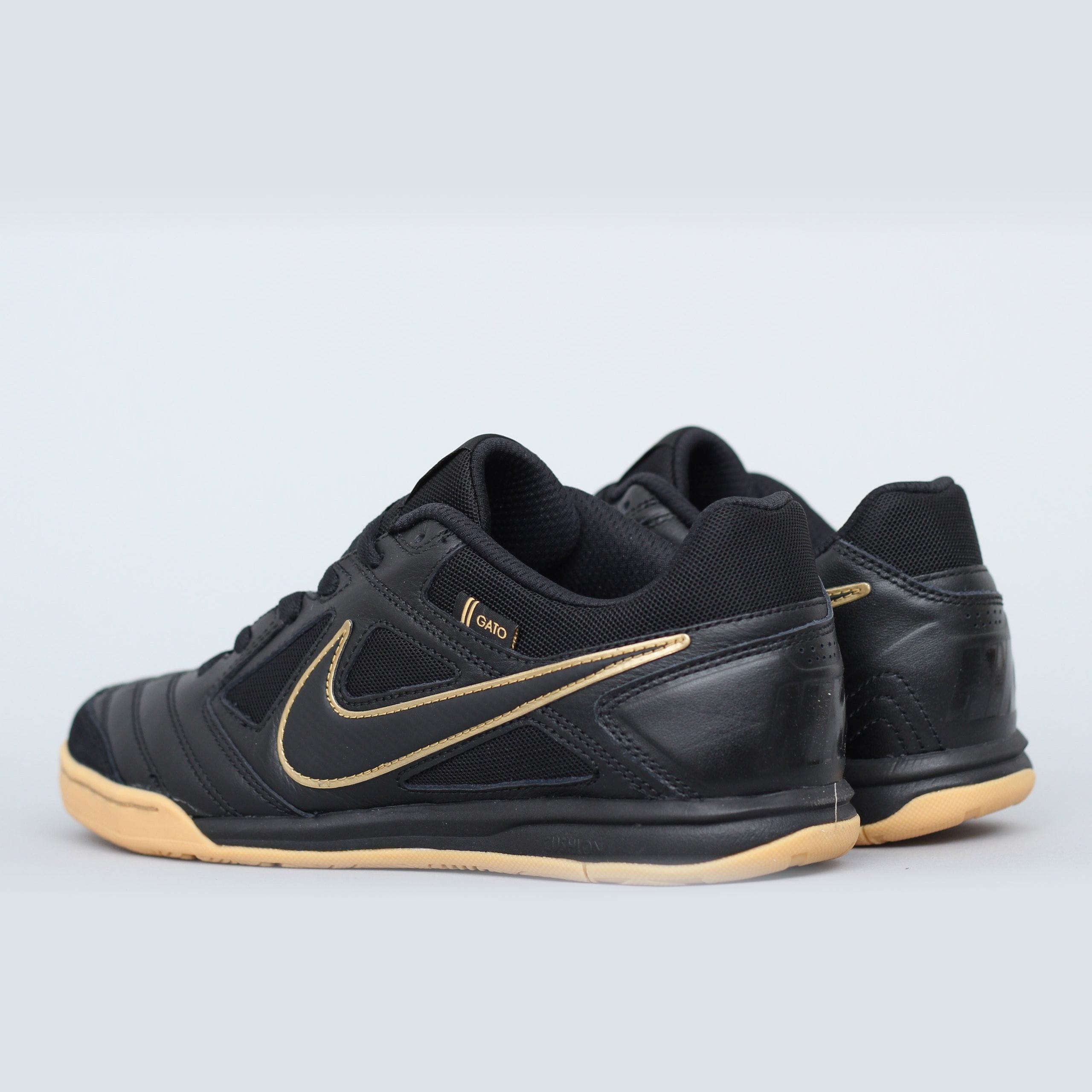 Nike sb gato store black gold