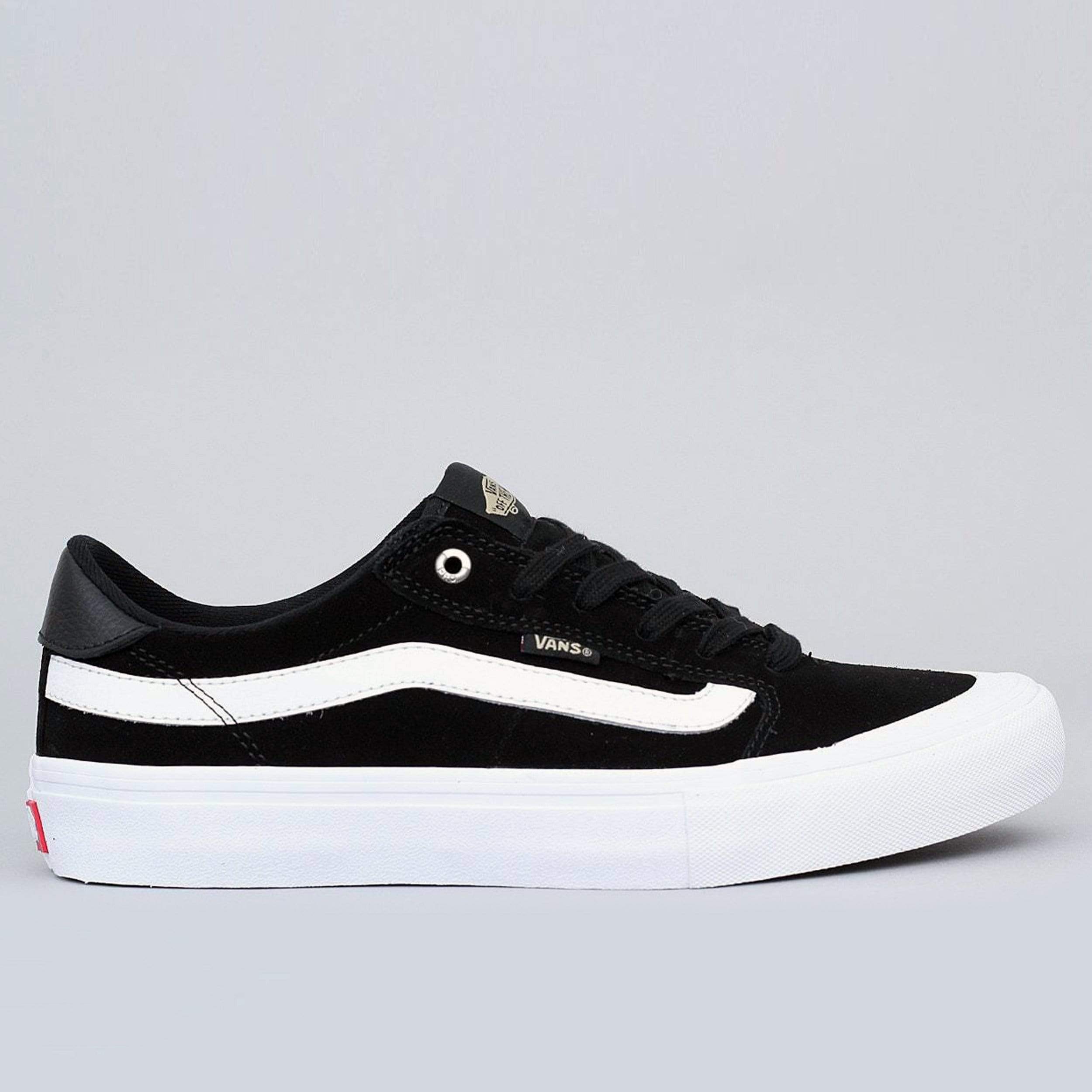 Vans style 112 hotsell pro black and white